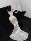 Elegant Ivory Sweetheart Satin Beaded Design Gorgeous Mermaid Floor-length Wedding Dress HZ0319